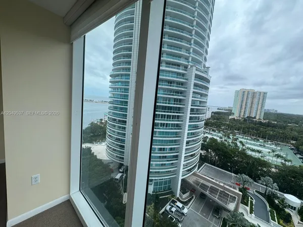 $4,800 | 2101 Brickell Avenue, Unit 1112, Miami, FL 33129