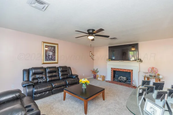 $158,750 | 2422 North Christine Street, Pampa, TX 79065