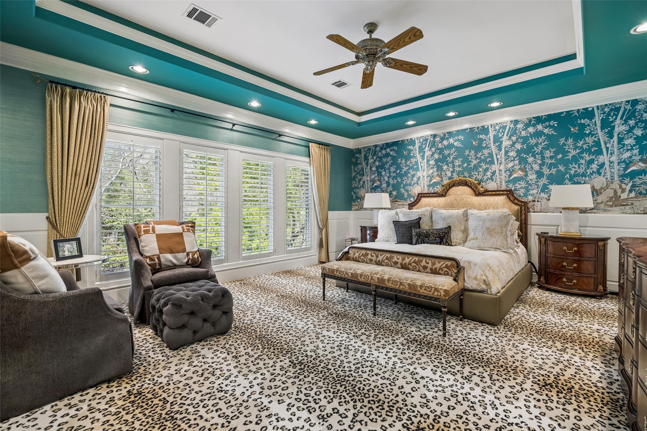 422 Pinewold Drive Houston, TX 77056 - Photo 27 of 49 a spacious bedroom with a bed a couch and large window