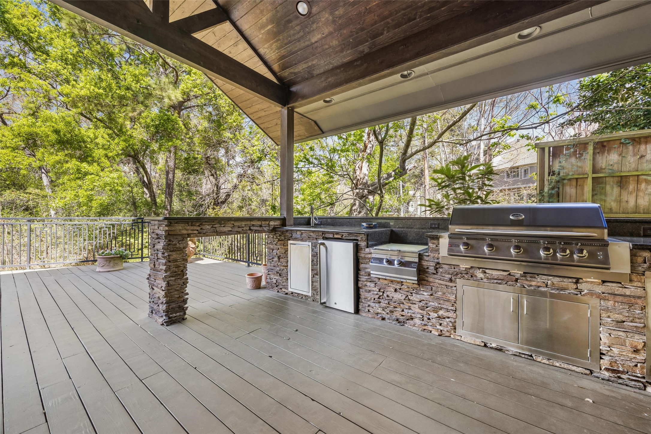 422 Pinewold Drive Houston, TX 77056 - Photo 40 of 49