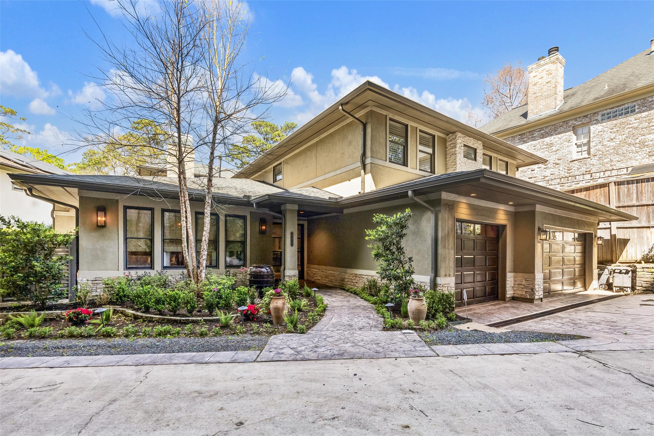422 Pinewold Drive Houston, TX 77056 - Photo 4 of 49 front view of a house