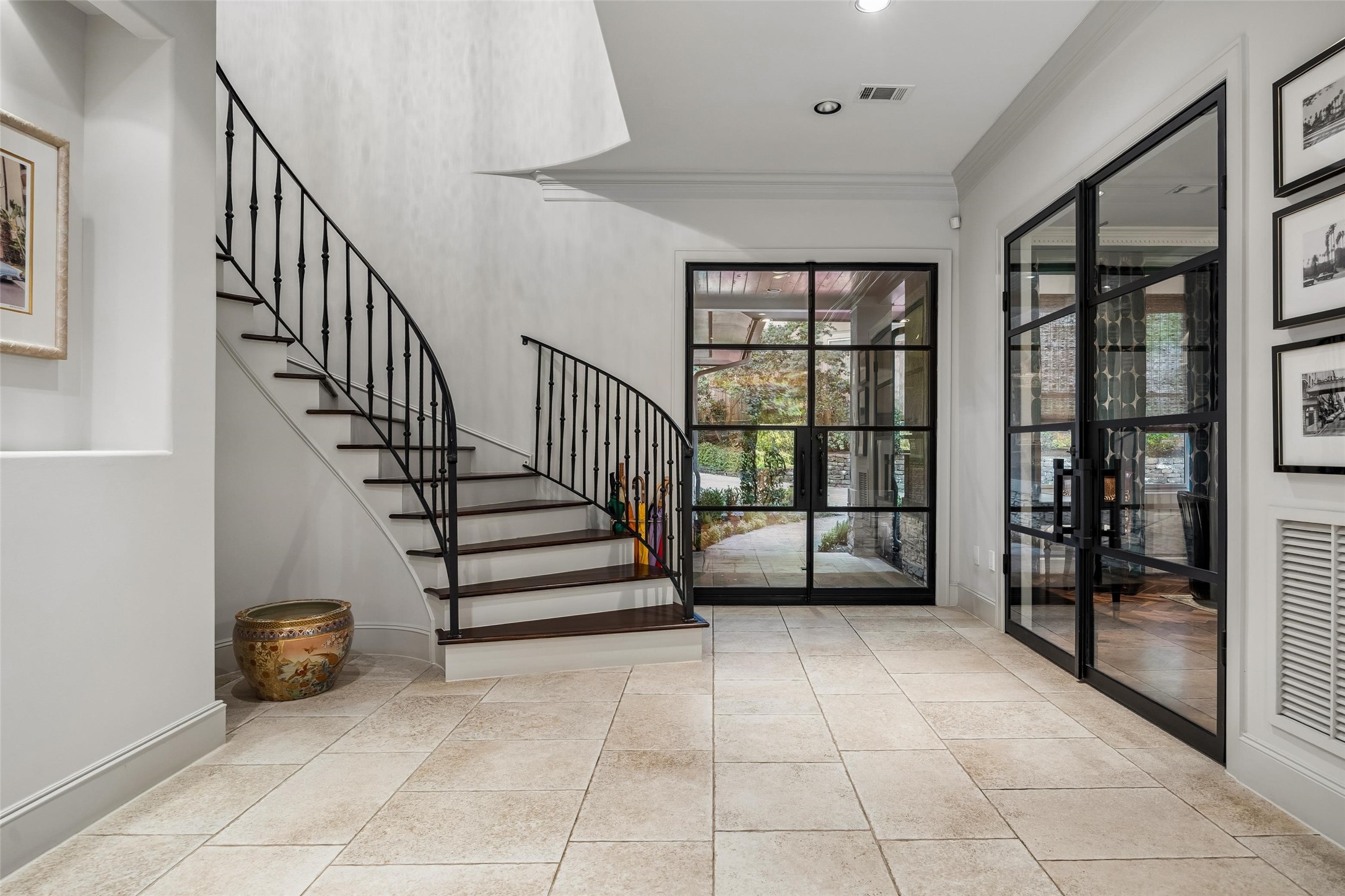 422 Pinewold Drive Houston, TX 77056 - Photo 8 of 49 a view of entryway and hall