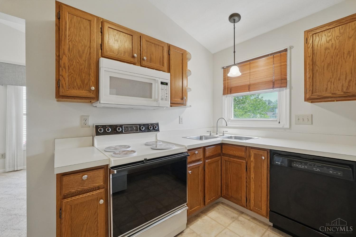 1309 Ebenezer Road Cincinnati, OH 45233 - Photo 4 of 34