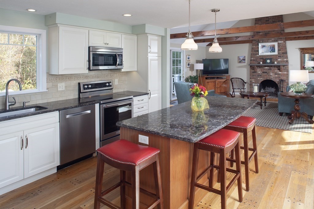 161 Birchwood Road Hanover, MA 02339 - Photo 8 of 32 Gallery Image 8