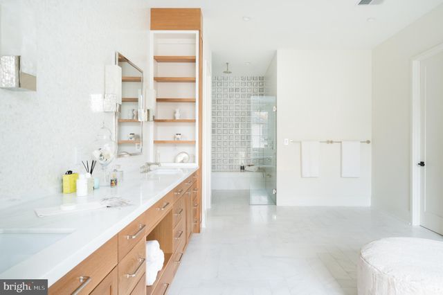 $10,000,000 | 3022 University Terrace Northwest, Washington, DC 20016