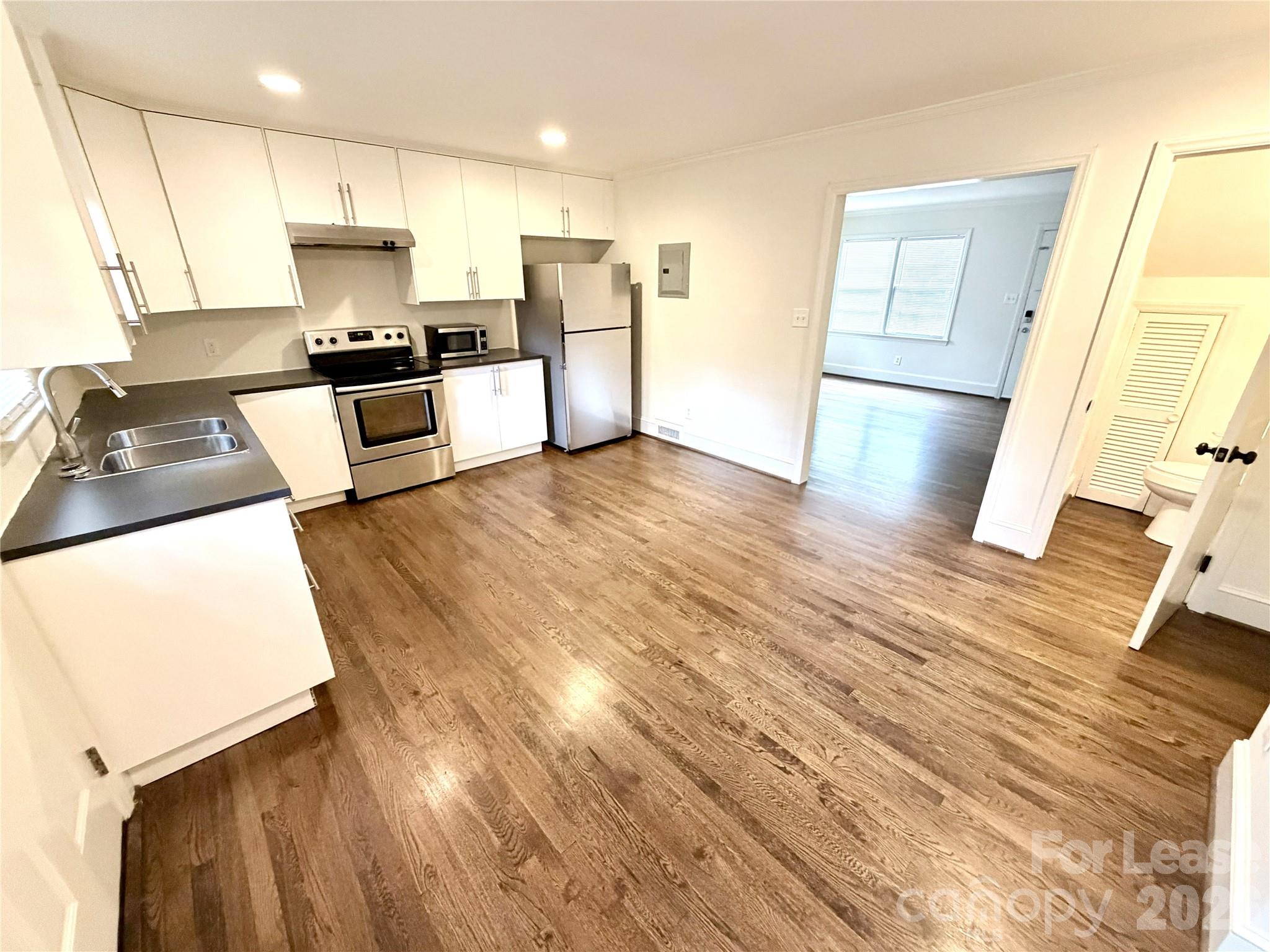 1822 Club Road Charlotte, NC 28205 - Photo 4 of 10