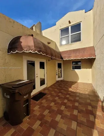 $1,100 | 3821 West 11th Court, Unit 22, Hialeah, FL 33012