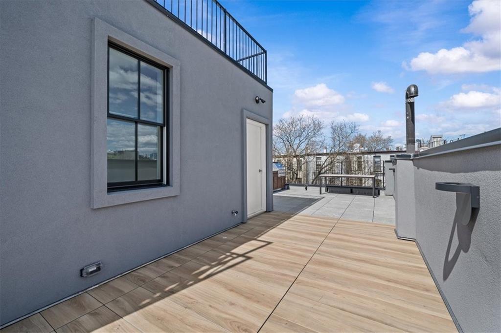 147 Luquer Street, Unit 3 Brooklyn, NY 11231 - Photo 2 of 17 Primate roof deck