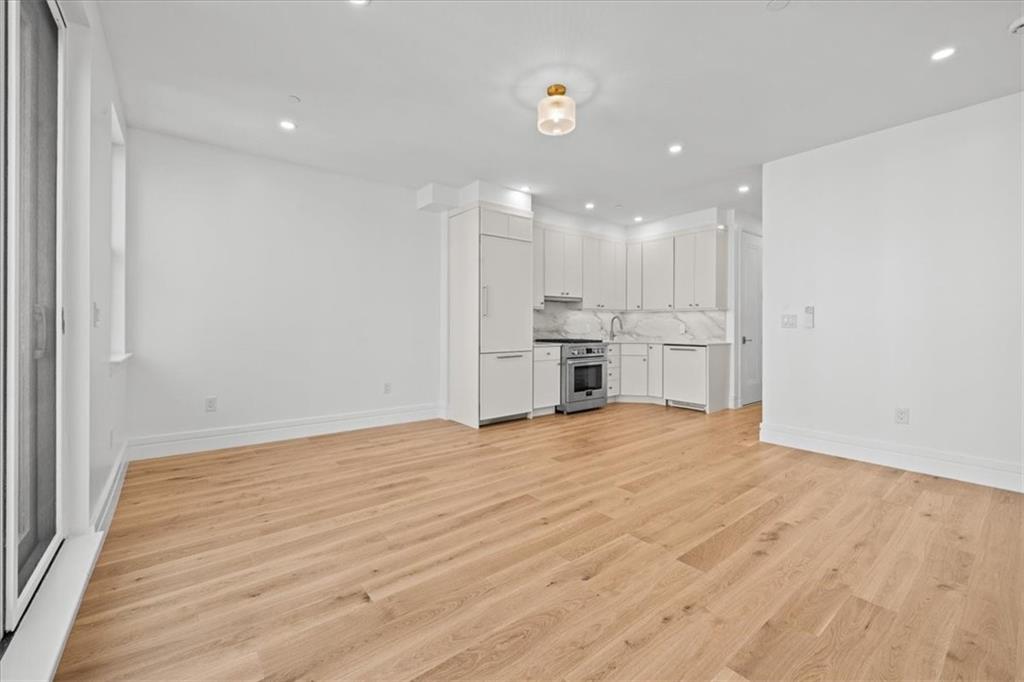 147 Luquer Street, Unit 3 Brooklyn, NY 11231 - Photo 7 of 17 Living room/ Dining room