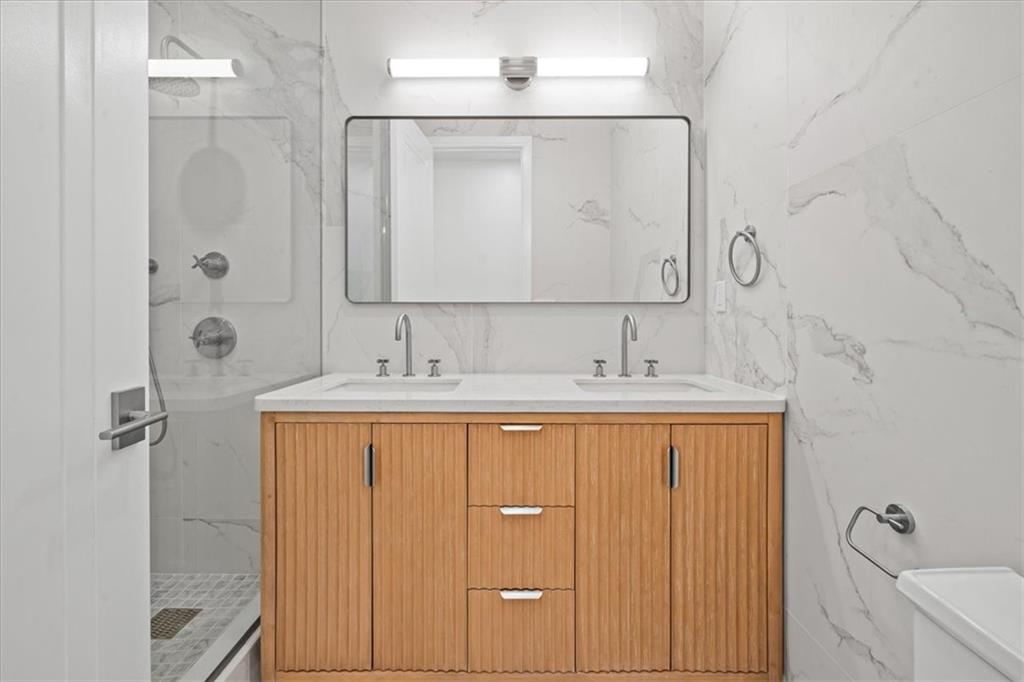 147 Luquer Street, Unit 3 Brooklyn, NY 11231 - Photo 9 of 17 Bathroom