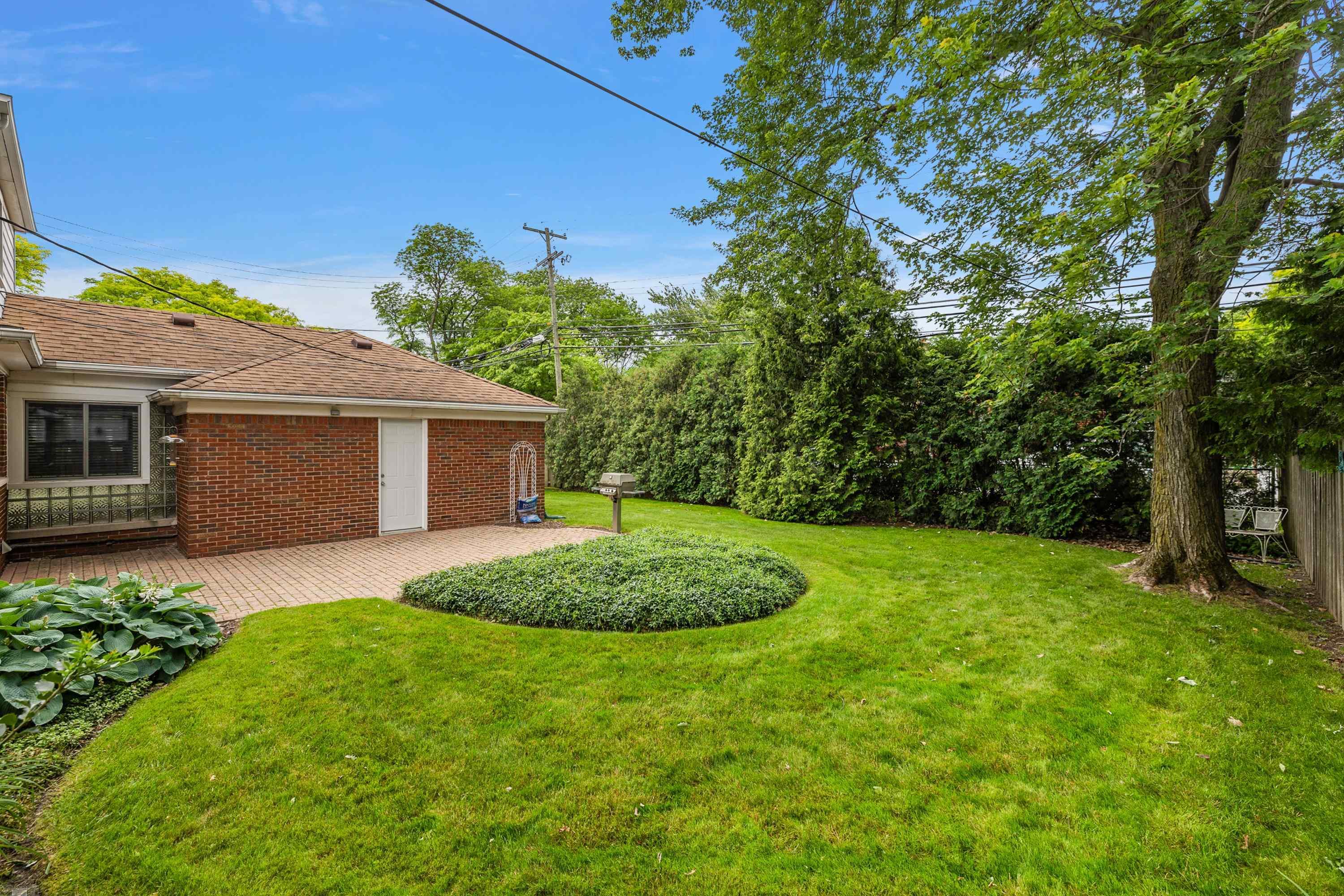 1437 Torrey Road Grosse Pointe Woods, MI 48236 - Photo 49 of 60