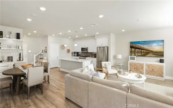 $1,349,900 | 19239 Tideline Court, Huntington Beach, CA 92648