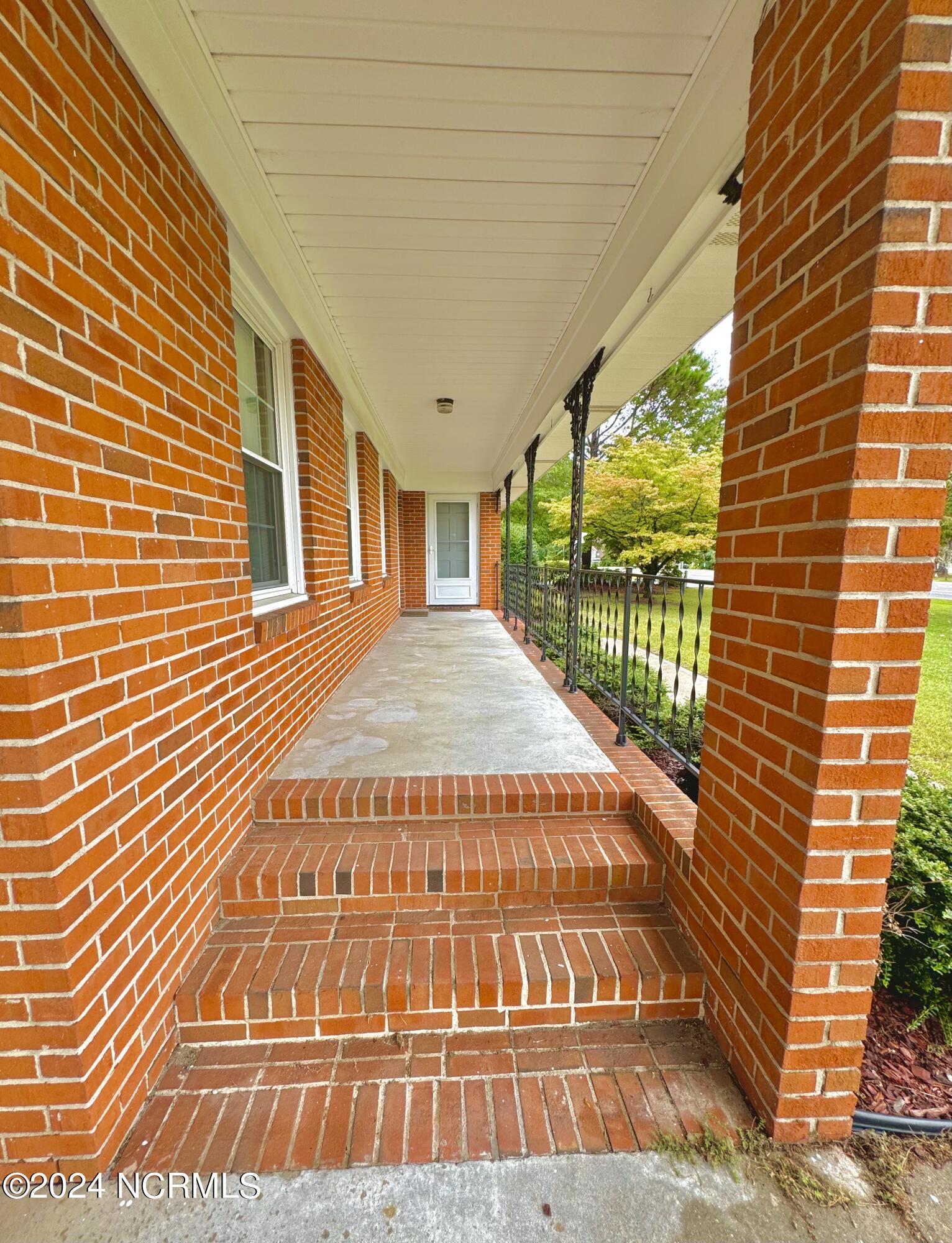 2626 Pauls Path Road Kinston, NC 28504 - Photo 6 of 45 IMG_3154