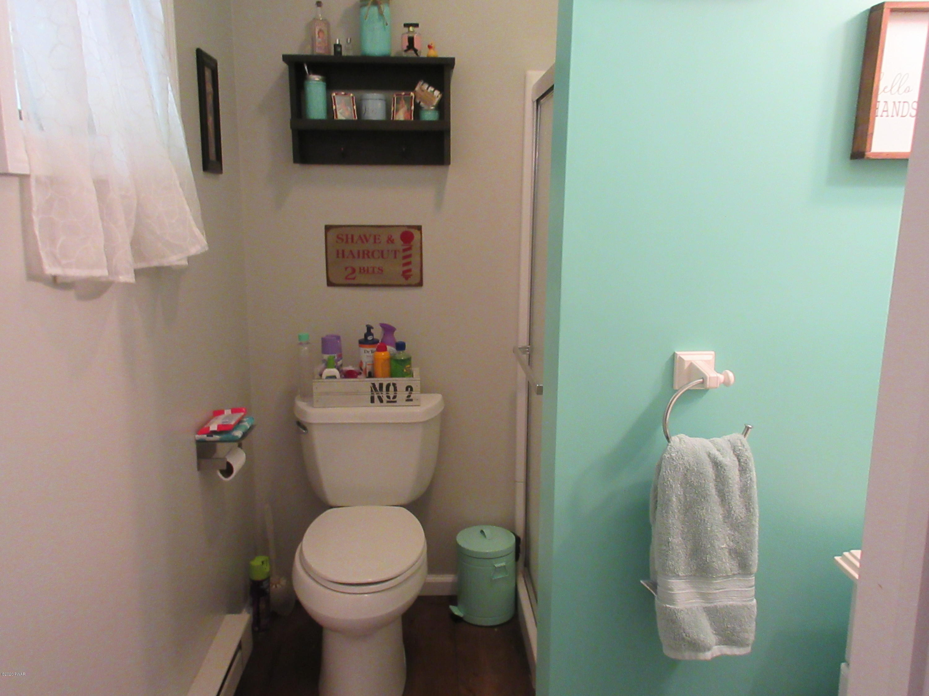 412 Maple Ridge Drive Hawley, PA 18428 - Photo 27 of 108 Masterbath