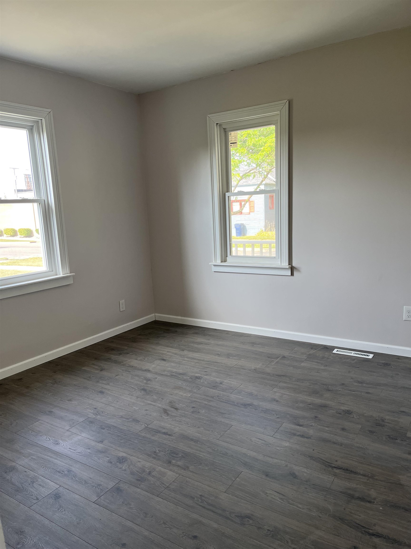 204 Adams Street Bay City, MI 48708 - Photo 9 of 21 Gallery Image 9