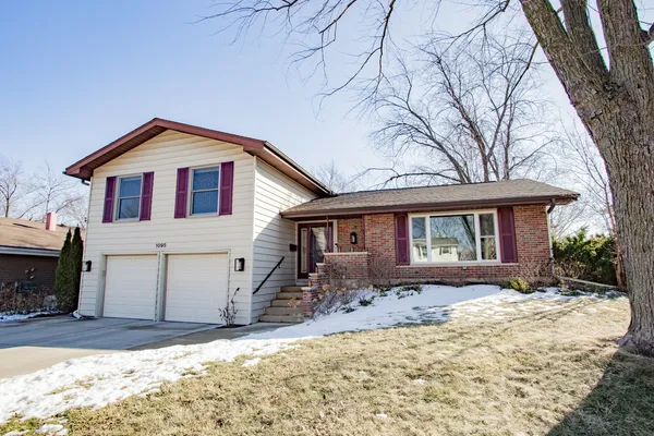 $525,000 | 1095 Lancaster Court, Hoffman Estates, IL 60169