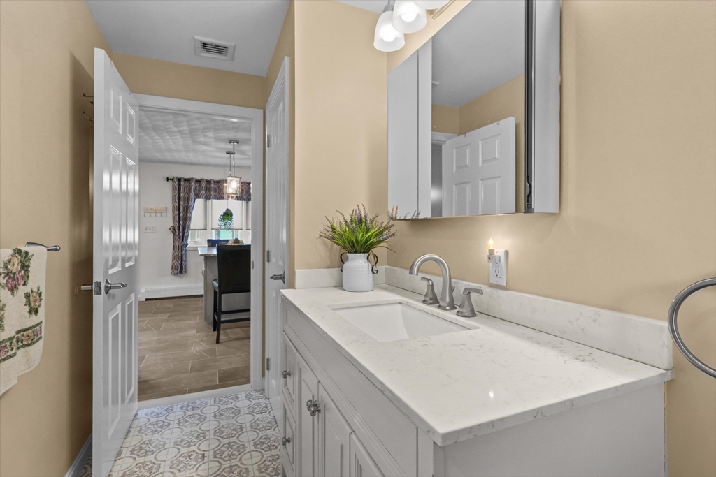 91 Maplewood Road Lynn, MA 01904 - Photo 12 of 42 Gallery Image 12