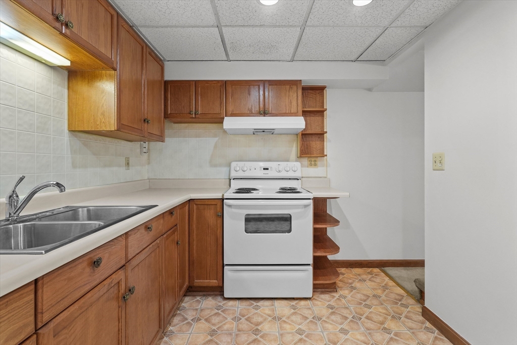 91 Maplewood Road Lynn, MA 01904 - Photo 21 of 42 Gallery Image 21