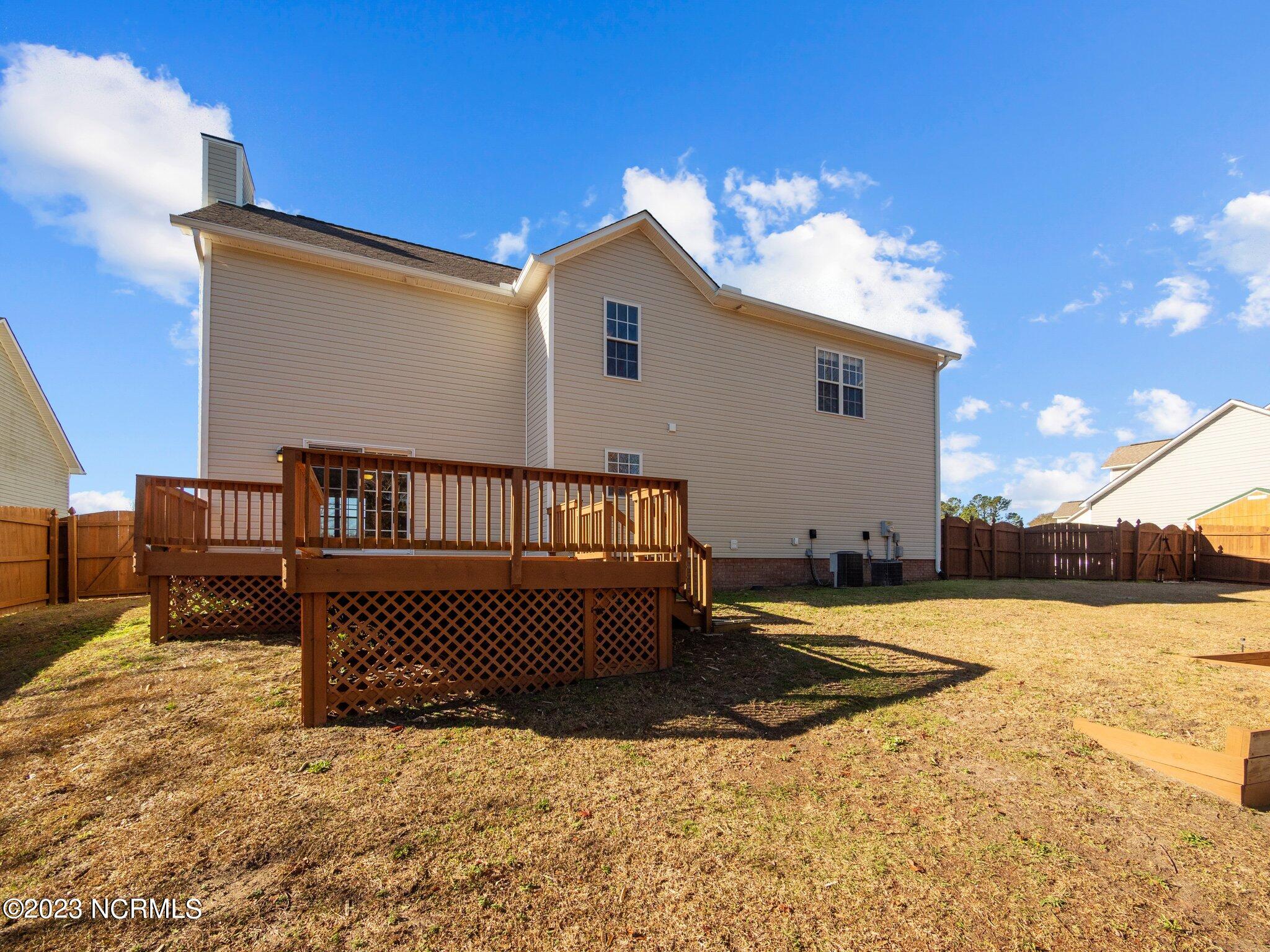 170 East Ridge Court Jacksonville, NC 28540 - Photo 7 of 52 7-web-or-mls-07