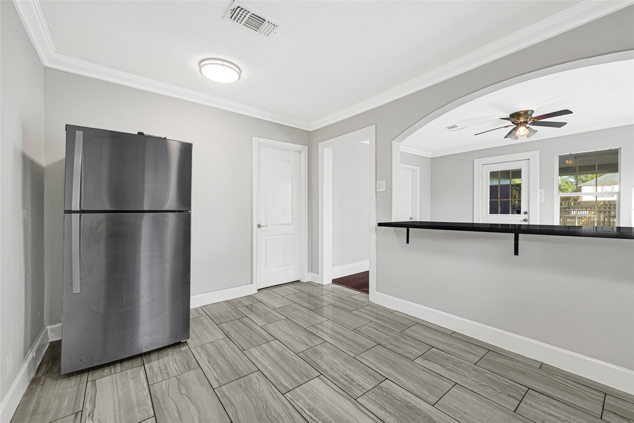 2331 Delafield Street, Unit A Houston, TX 77023 - Photo 7 of 15
