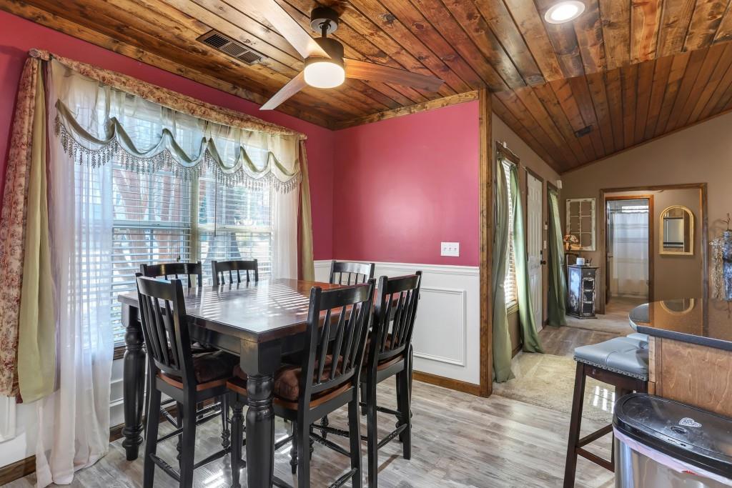 429 Red Oak Court Monroe, GA 30655 - Photo 14 of 40 a dining room with furniture and window