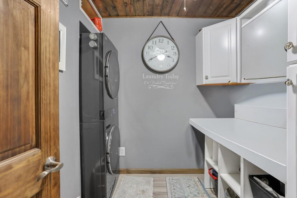 429 Red Oak Court Monroe, GA 30655 - Photo 15 of 40 a view of a hallway with elevator