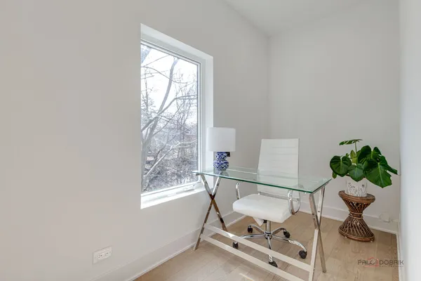 $650,000 | 19 Marina Drive, Des Plaines, IL 60016