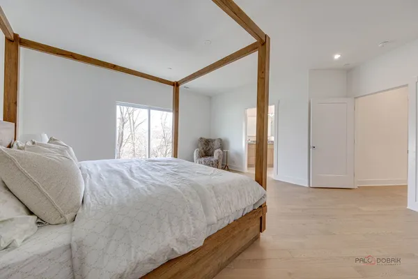 $650,000 | 19 Marina Drive, Des Plaines, IL 60016