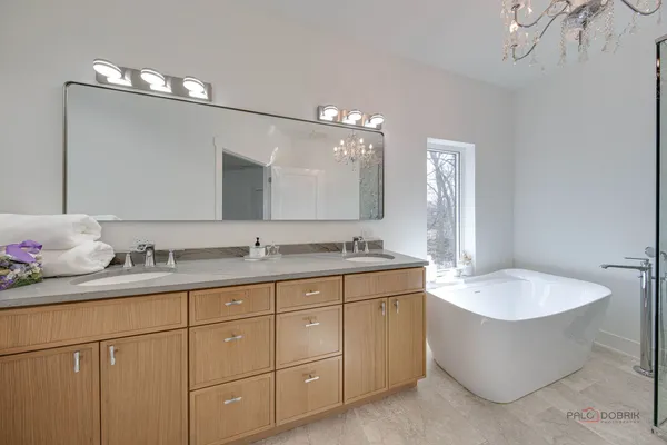 $650,000 | 19 Marina Drive, Des Plaines, IL 60016