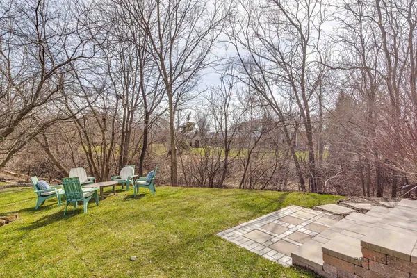 $650,000 | 19 Marina Drive, Des Plaines, IL 60016