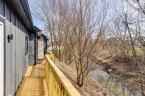 $650,000 | 19 Marina Drive, Des Plaines, IL 60016