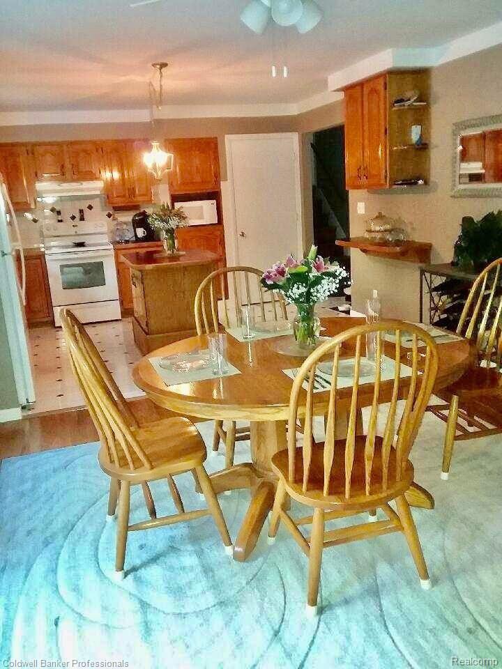 7440 Dilley Road Davisburg, MI 48350 - Photo 18 of 45 Kitchen Dinning Rooms.jpg
