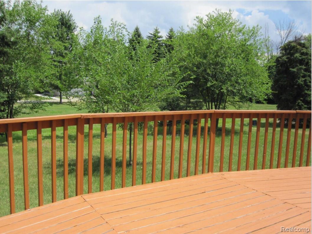 396 Shellbourne Drive Rochester, MI 48309 - Photo 13 of 14 backyard.jpg
