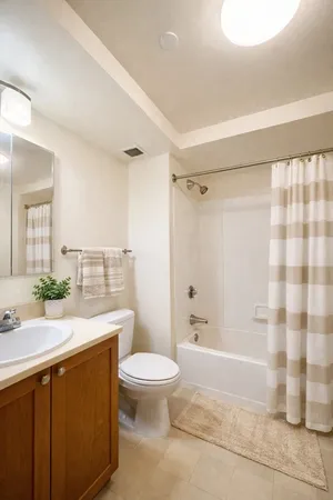 $4,650 | 77 Marion Street, Unit 201, Brookline, MA 02446