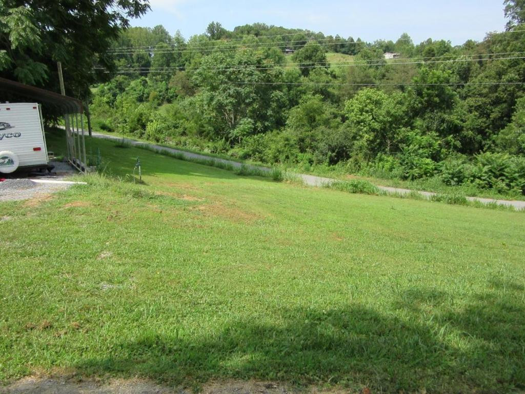 734 Willow Springs Road Elizabethton, TN 37643 - Photo 2 of 9 Photo 2