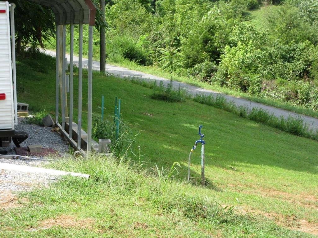 734 Willow Springs Road Elizabethton, TN 37643 - Photo 5 of 9 Photo 5
