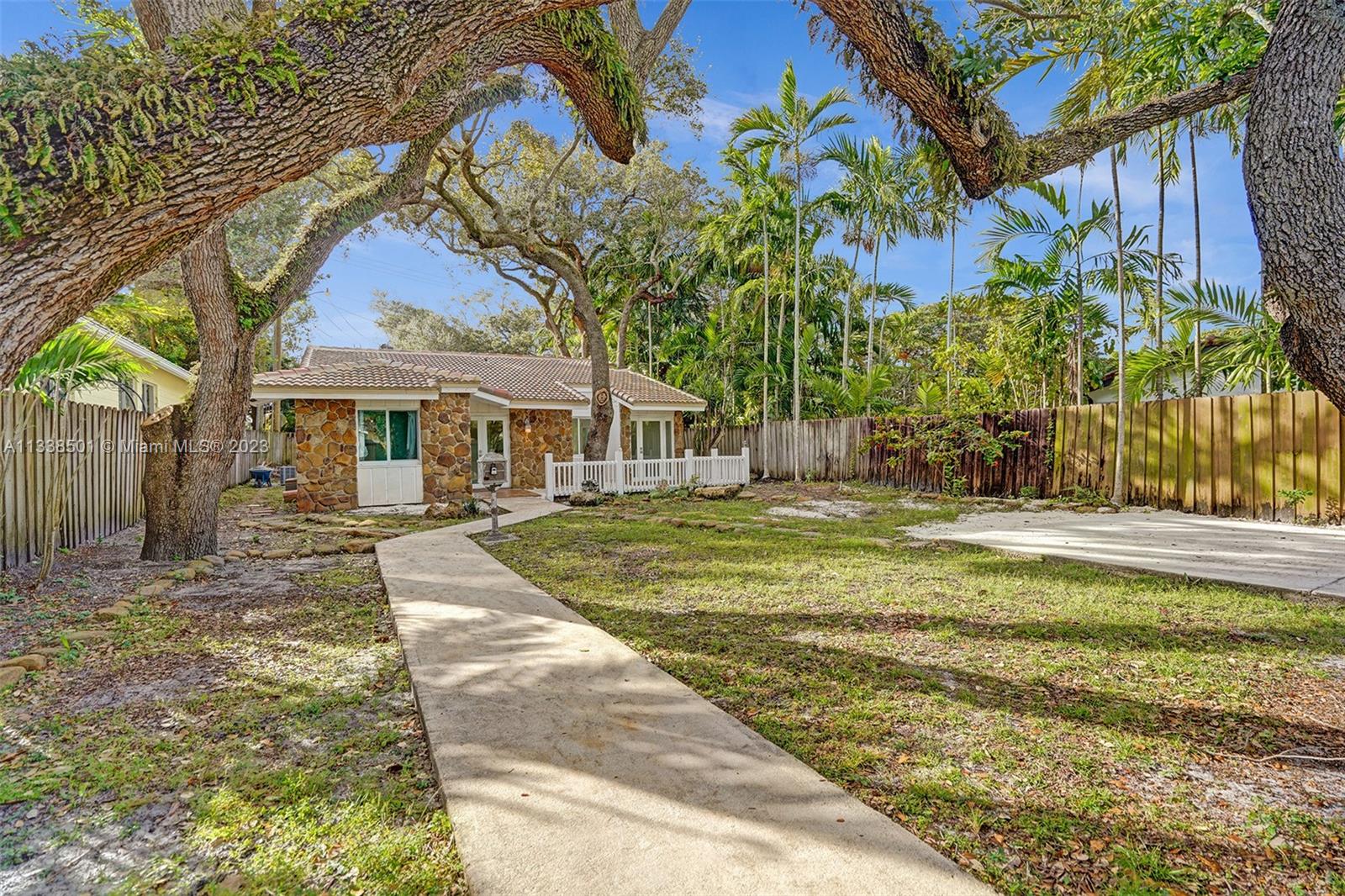 2124 North Park Road Hollywood, FL 33021 - Photo 1 of 43