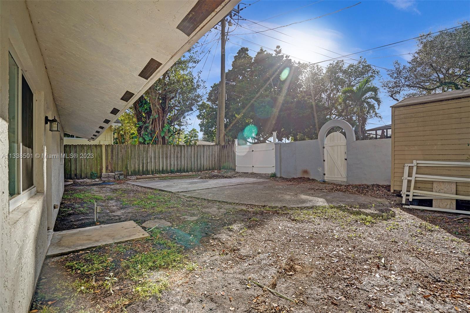 2124 North Park Road Hollywood, FL 33021 - Photo 12 of 43