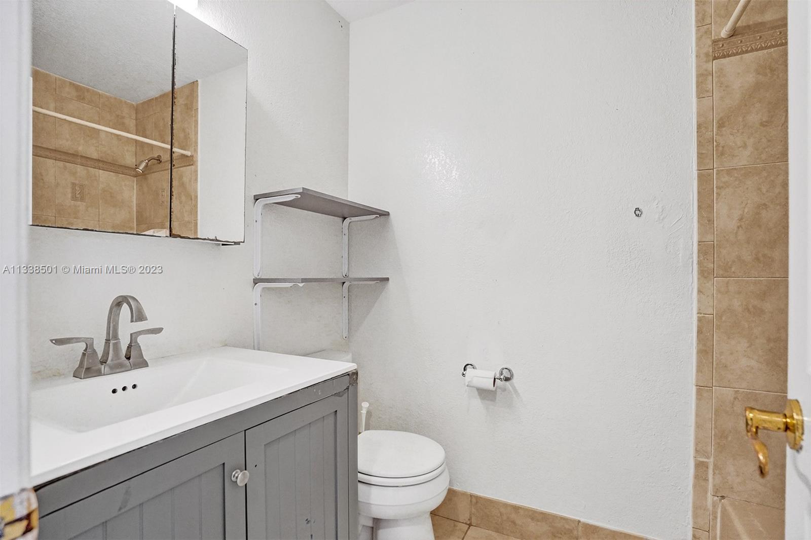 2124 North Park Road Hollywood, FL 33021 - Photo 23 of 43