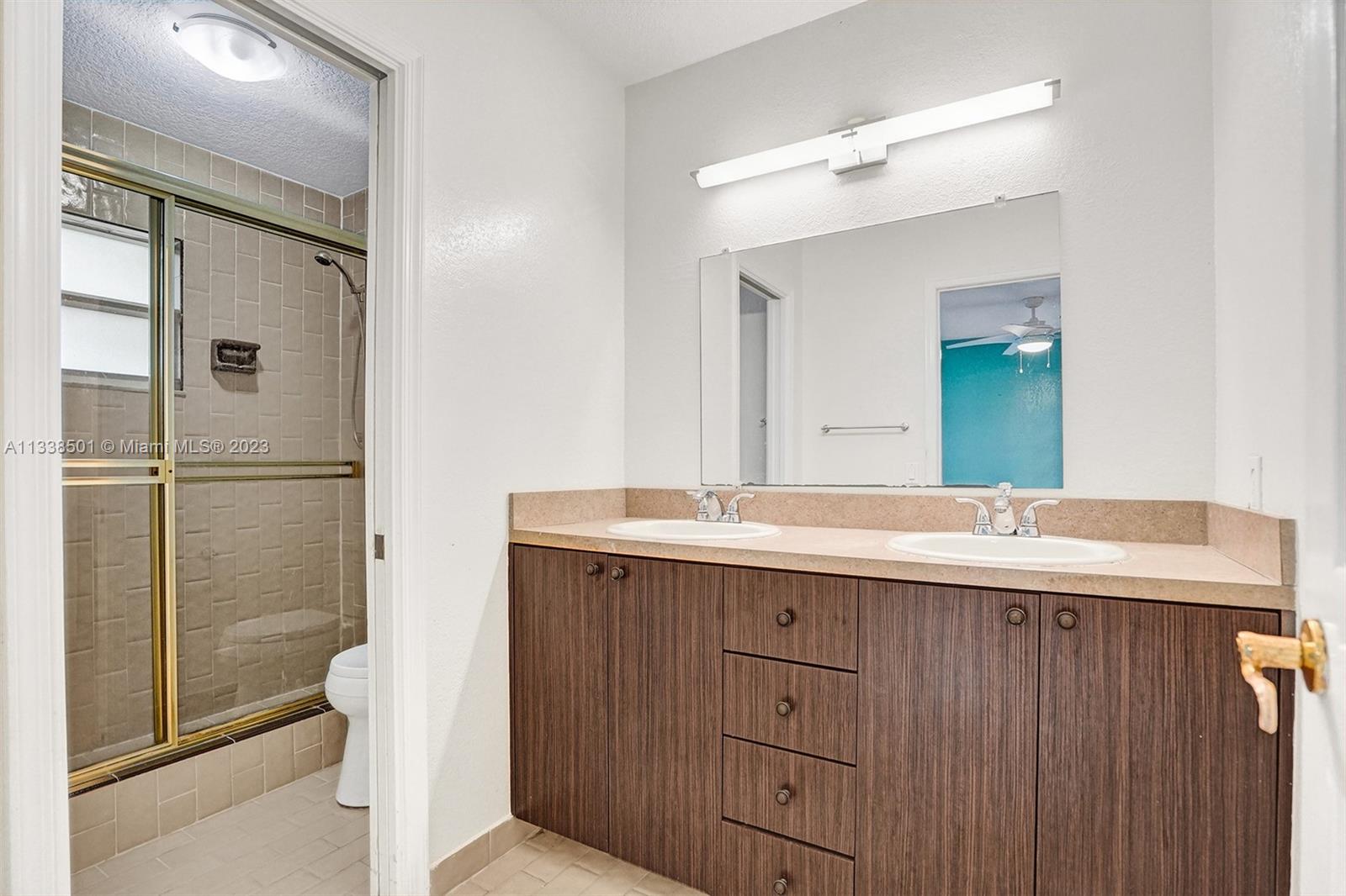 2124 North Park Road Hollywood, FL 33021 - Photo 35 of 43