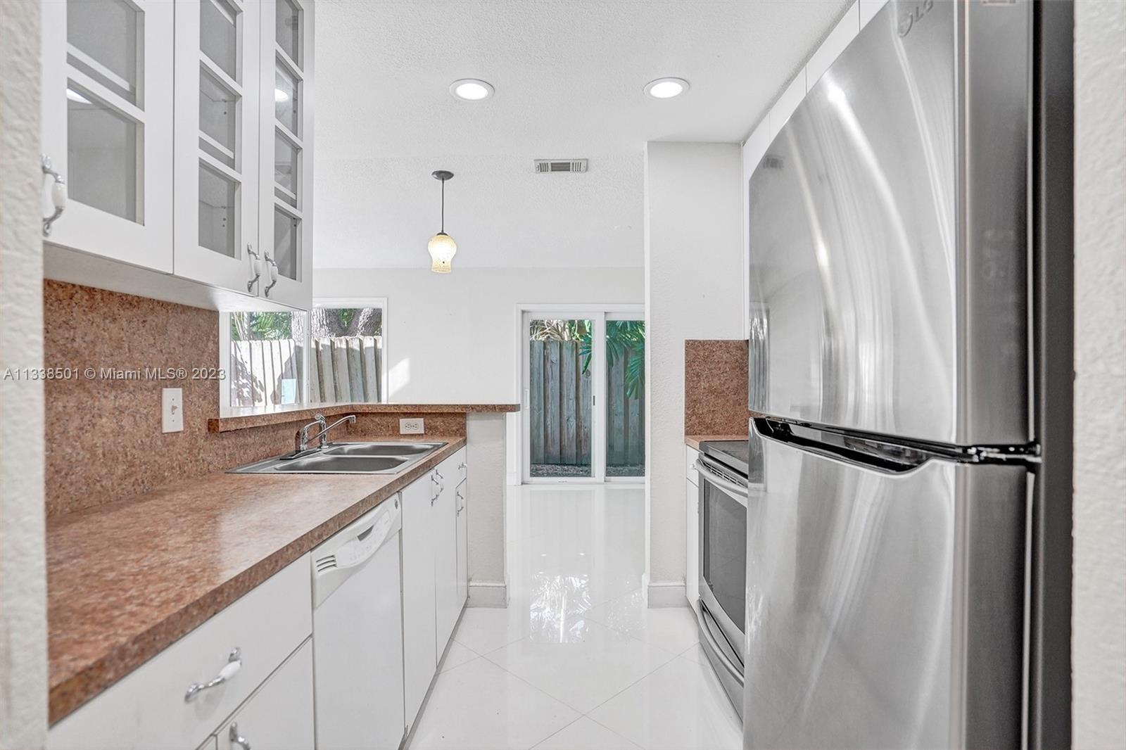 2124 North Park Road Hollywood, FL 33021 - Photo 36 of 43