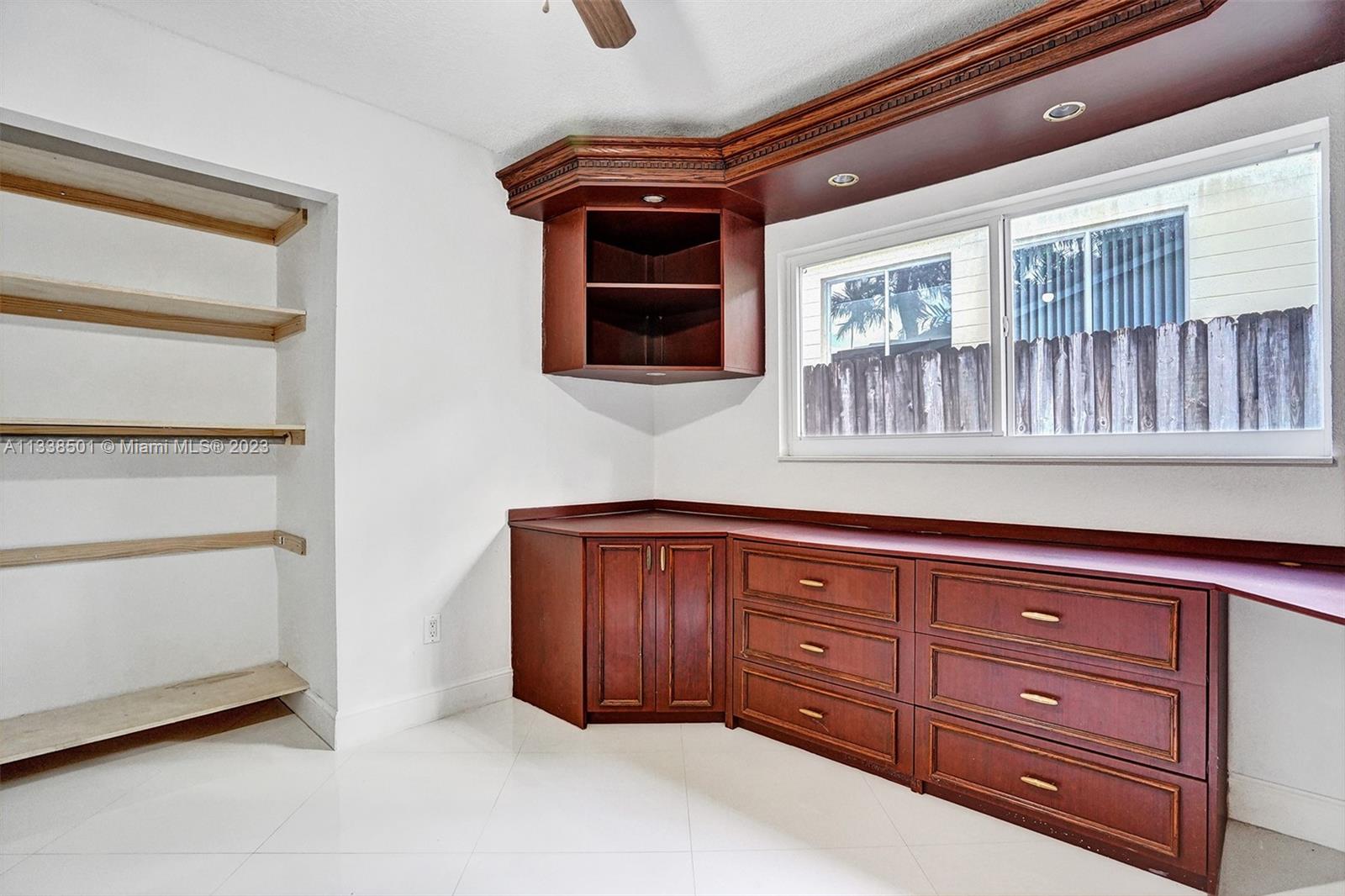 2124 North Park Road Hollywood, FL 33021 - Photo 5 of 43