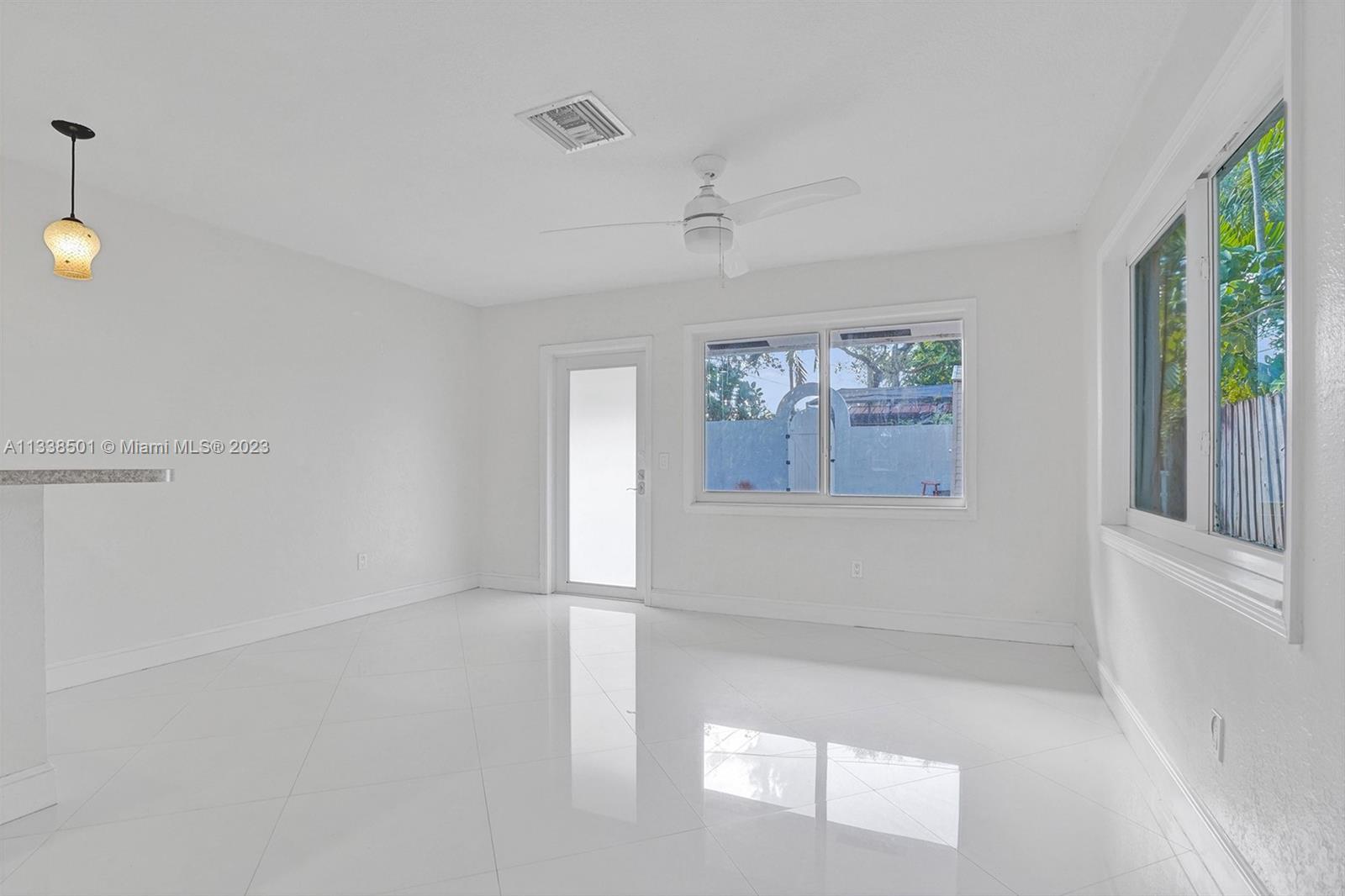 2124 North Park Road Hollywood, FL 33021 - Photo 7 of 43