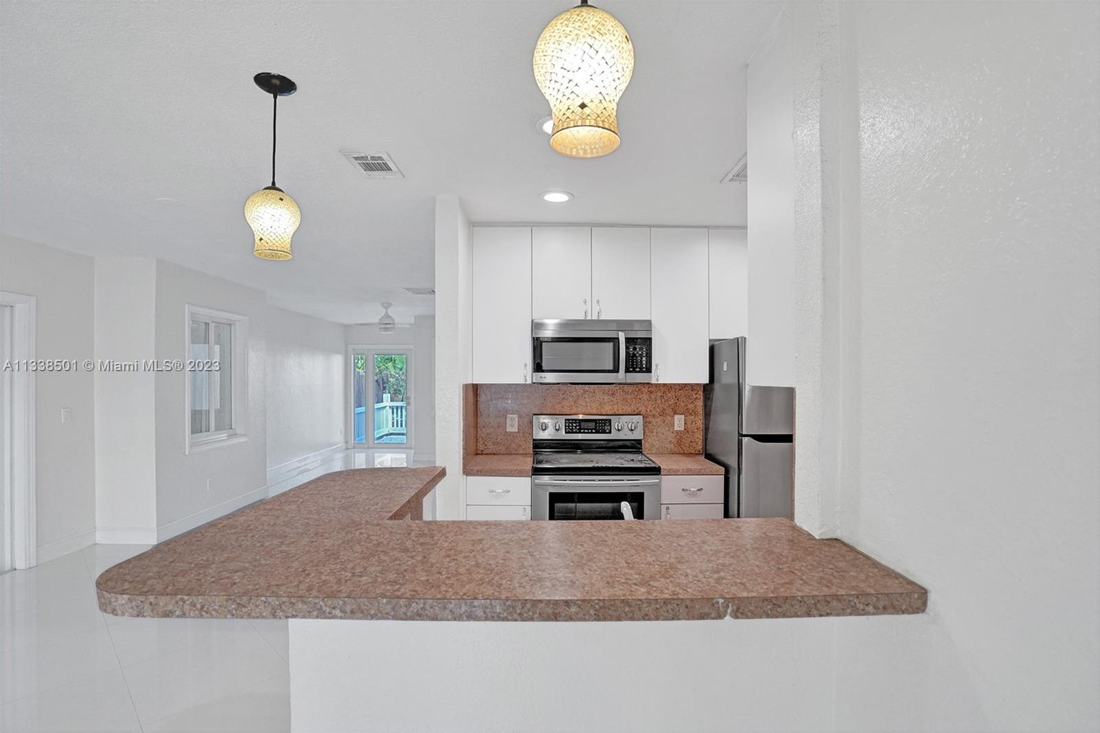 2124 North Park Road Hollywood, FL 33021 - Photo 10 of 43