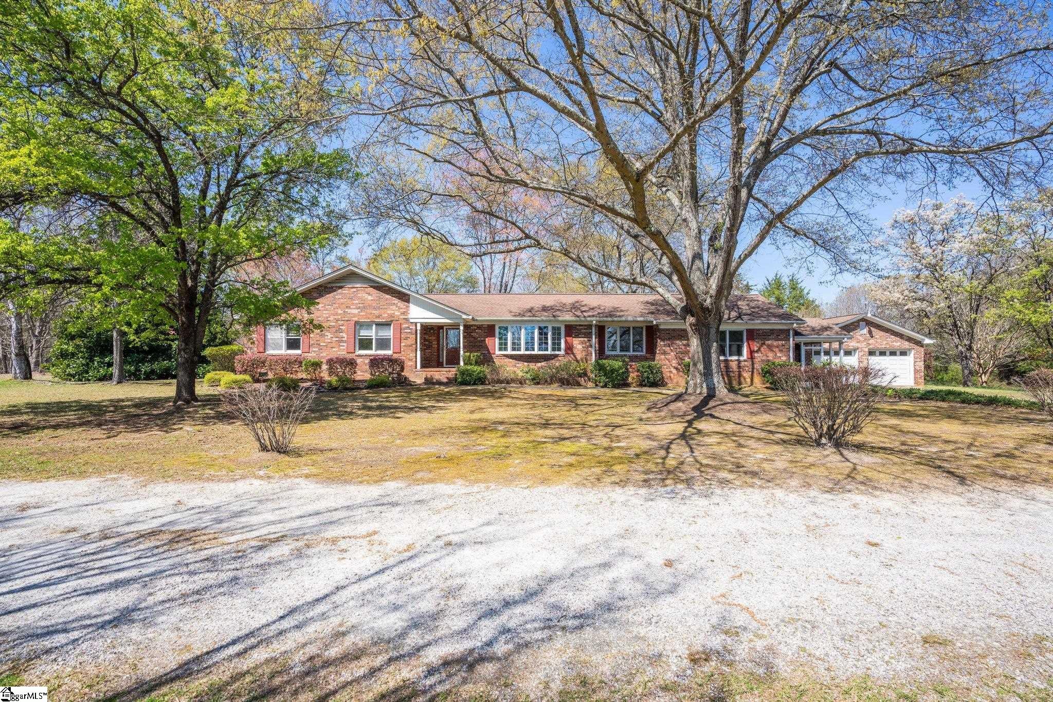 78 Hunter Road Fountain Inn, SC 29644 - Photo 2 of 36