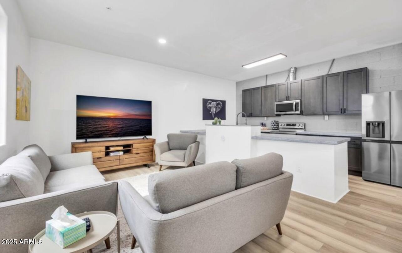 840 South Farmer Avenue Tempe, AZ 85281 - Photo 2 of 14 IMG_4121