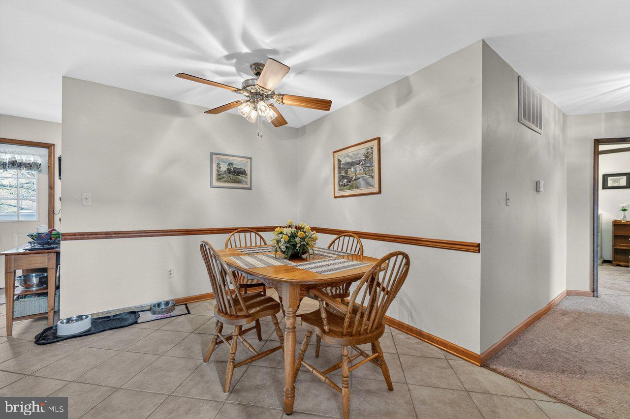 158 Chesterfield Georgetown Road Chesterfield, NJ 08515 - Photo 16 of 48 Eat in kitchen.