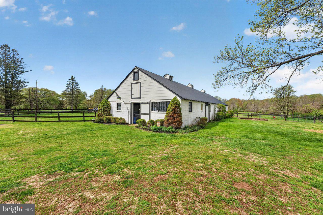 158 Chesterfield Georgetown Road Chesterfield, NJ 08515 - Photo 38 of 48 13 stable barn
