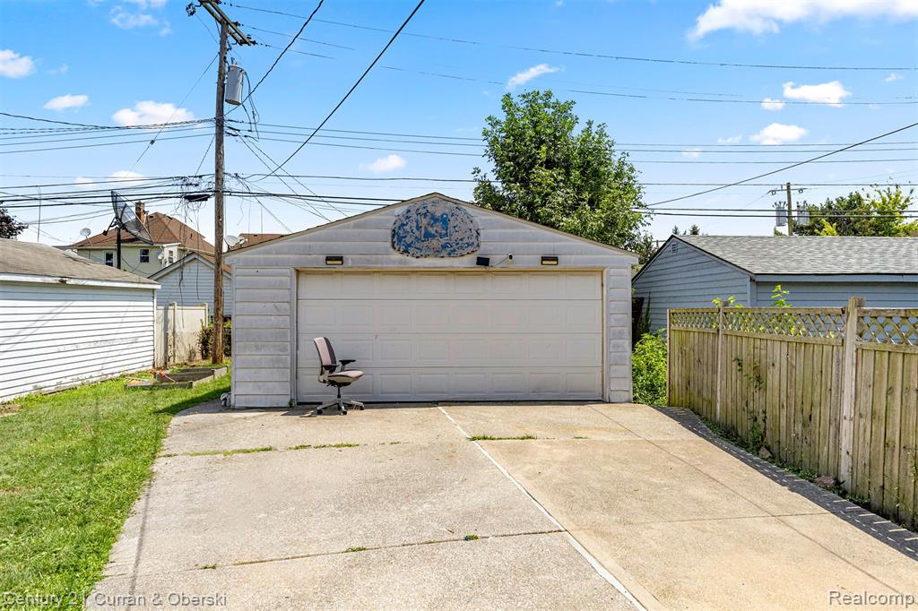 5110 Maple Street Dearborn, MI 48126 - Photo 43 of 45