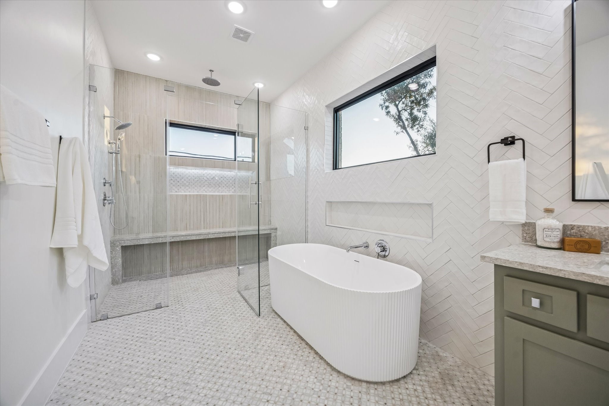 431 West 30th Street Houston, TX 77018 - Photo 17 of 36